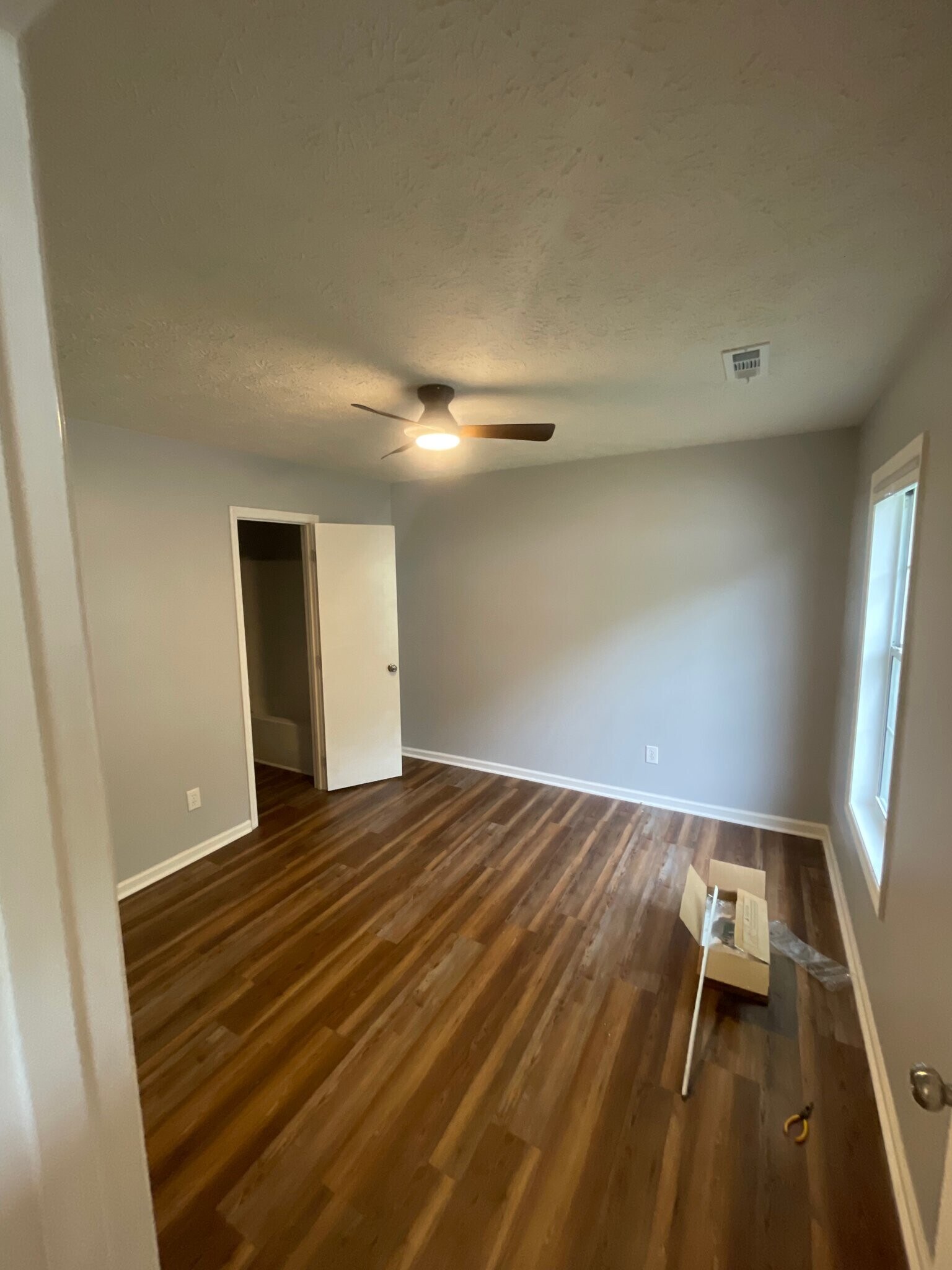Building Photo - 630 Varsity Dr