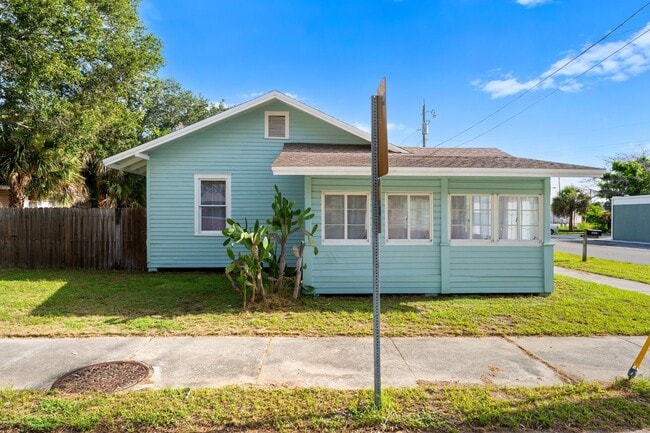 Building Photo - 1804 Tangerine St