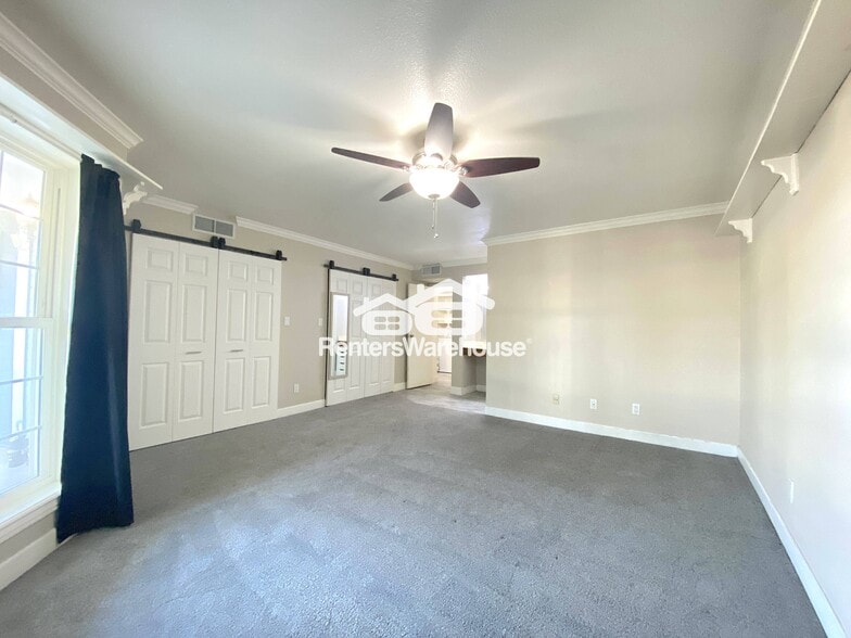 Building Photo - 1505 N Center St