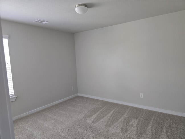 Building Photo - 333 Spruce Oak Ln