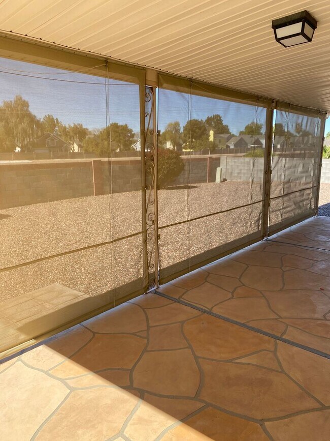 Building Photo - Beautifully Updated  2 Bed - 2 Bath Home in 55 Plus Community in Sunland Village - Mesa, AZ