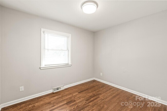 Building Photo - 3932 Slagle Dr