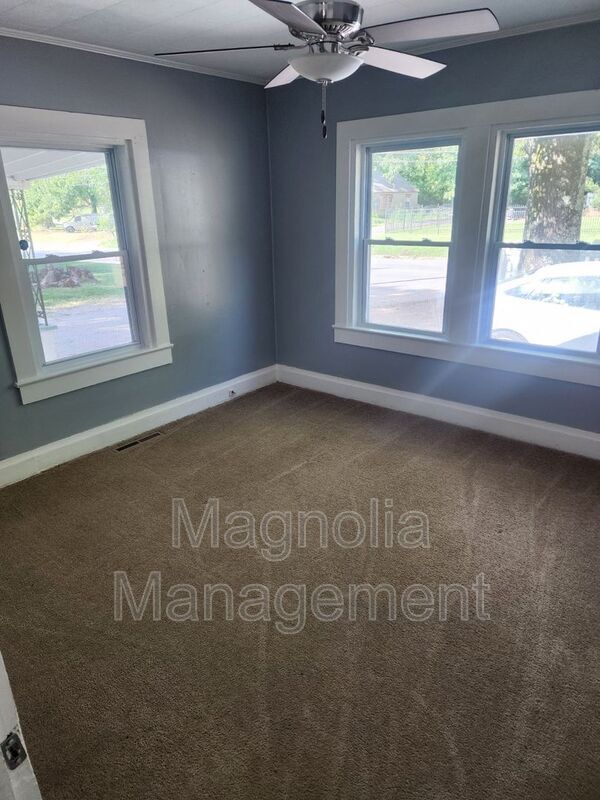 Building Photo - 2072 NC-39