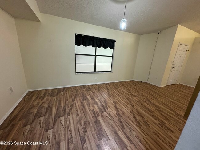 Building Photo - 1022 Ulster Ave SE