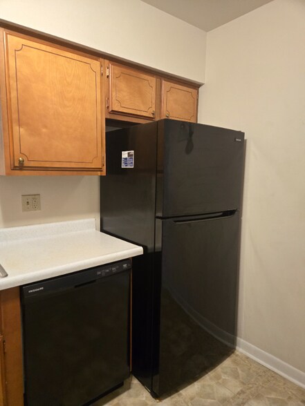 Building Photo - 684 S Indiana Ave