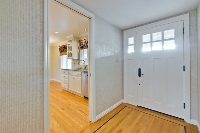 Building Photo - Gorgeous Willow Glen One Story Home Available for Lease.
