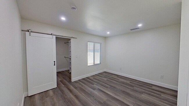 Building Photo - 8592 Cornwall Cir