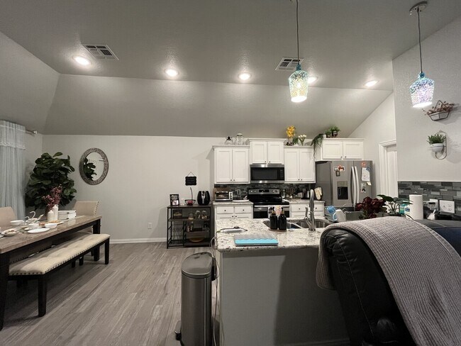 Building Photo - 5031 Olivia