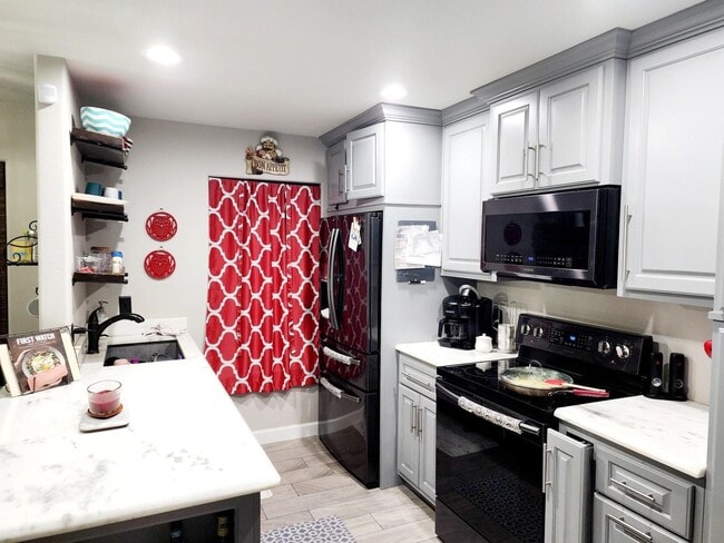 Building Photo - 112 Jaimie Way