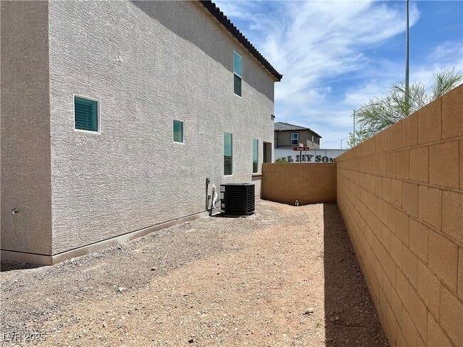 Building Photo - 9693 Biedler Ct