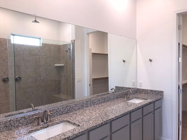 Building Photo - 10918 W Yates Ln