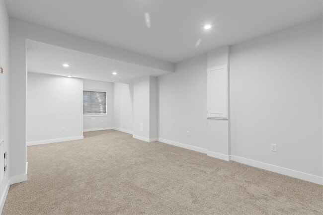 Building Photo - 118 Hamilton Dr