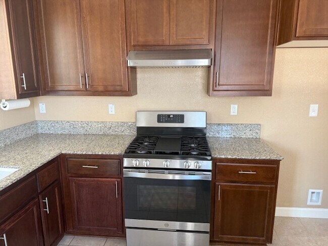 Building Photo - Wonderful North Village home with no rear ...
