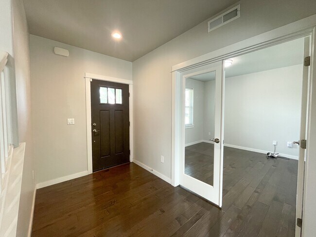 Building Photo - 11473 Baserri Dr
