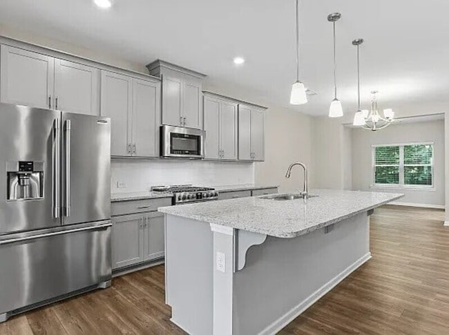 Building Photo - 1829 Lynwood Ln