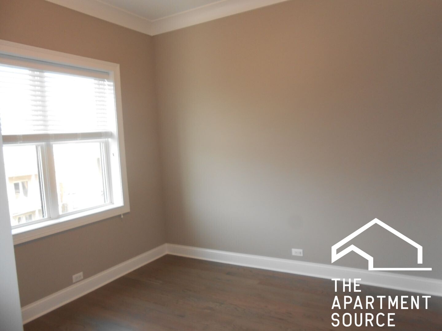 Building Photo - 888 W Lill Ave