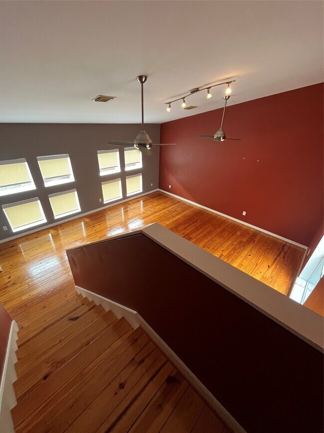 Building Photo - 1315 Buckner St