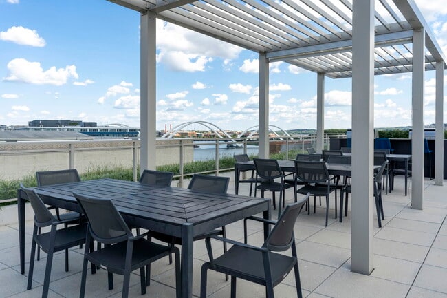 Building Photo - 88 V St SW