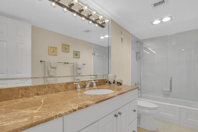 Building Photo - 5440 N Ocean Dr