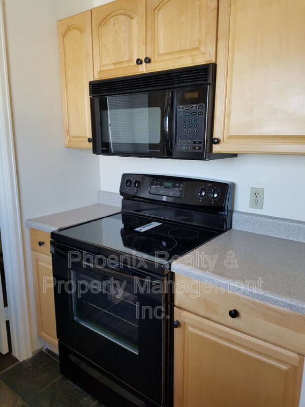 Building Photo - 901 Sir Galahad Dr