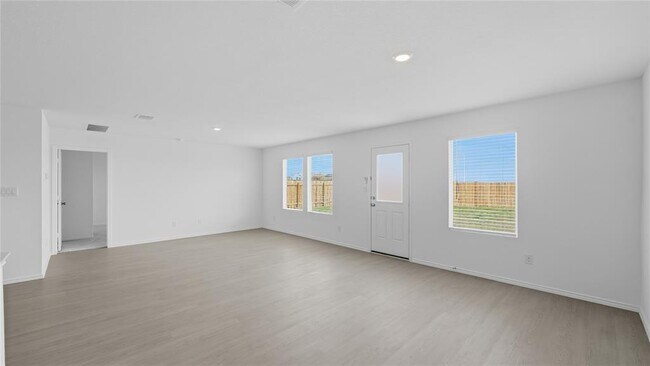 Building Photo - 221 Stumpy St