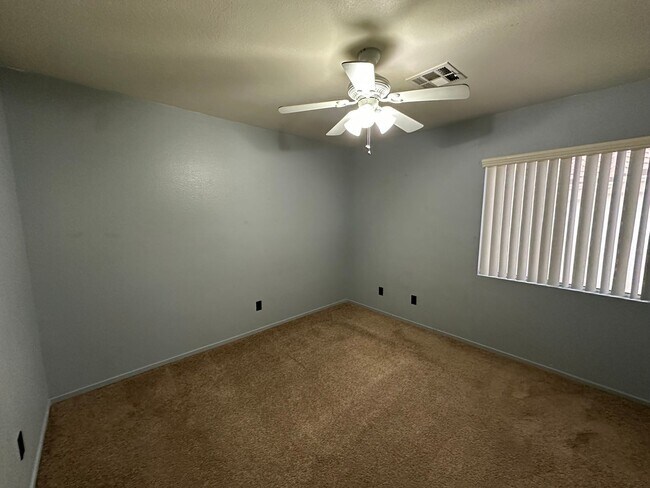 Building Photo - 2562 Land Rush Dr