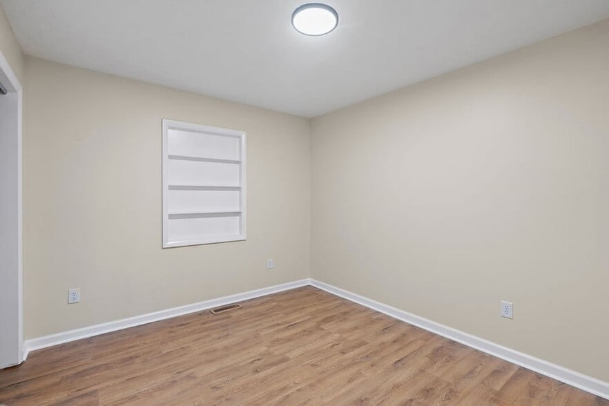 Building Photo - 1539 White Rd