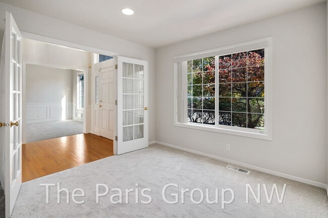 Building Photo - Extraordinary 3463sf Newcastle Home * Amazing Outdoor Spaces * A/C