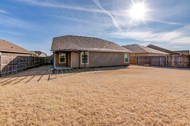 Building Photo - 3 Bed | 2 Bath in Owasso!