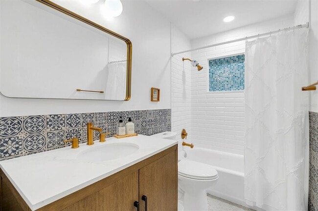 Building Photo - 1640 Palm Ave