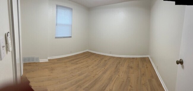 Building Photo - 10023 St Clair Ave