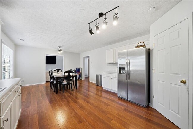 Building Photo - 3592 Kittery Dr SW