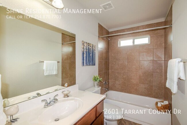 Building Photo - 2601 Tarrant County Dr