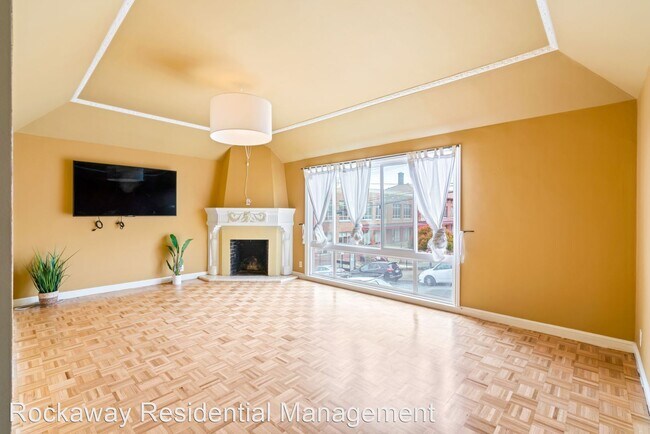 Building Photo - 3 br, 1 bath House - 1559 Funston Ave.