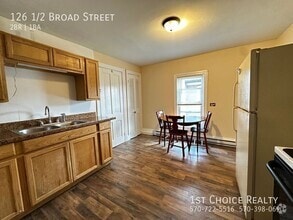 Building Photo - 126 1/2 Broad Street-