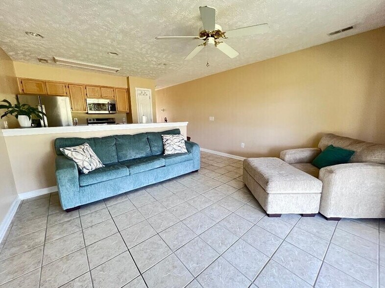 Building Photo - 665 Tupelo Ln