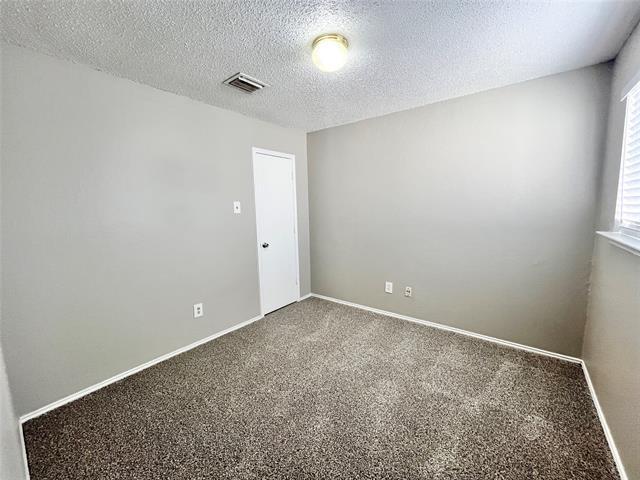 Building Photo - 310 Victoria Dr