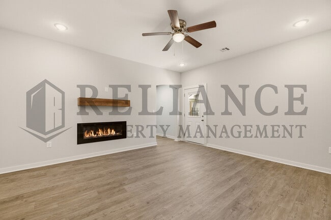 Building Photo - 622 W 50th St S