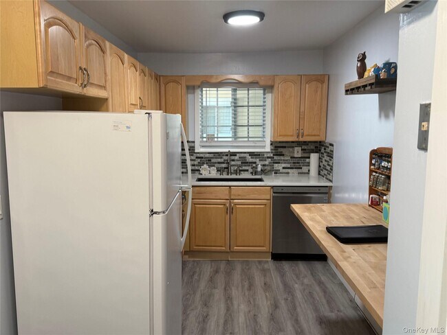 Building Photo - 608 Fox Run Ln