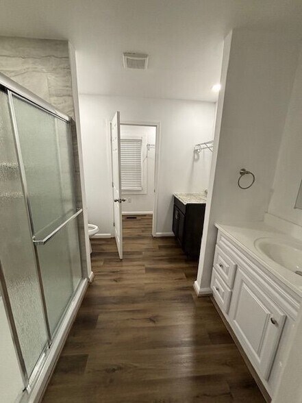 Building Photo - 2523 Hood Ave NW