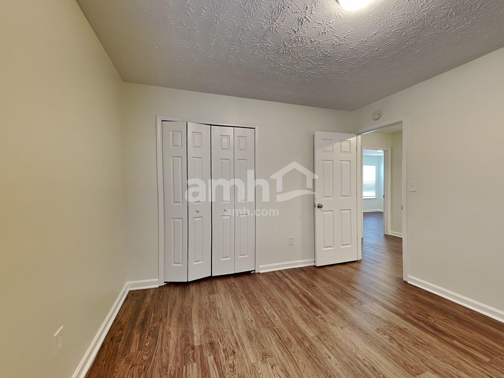 Building Photo - 920 Underhill Ct