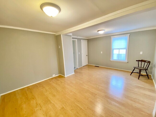 Building Photo - 93 Walnut St