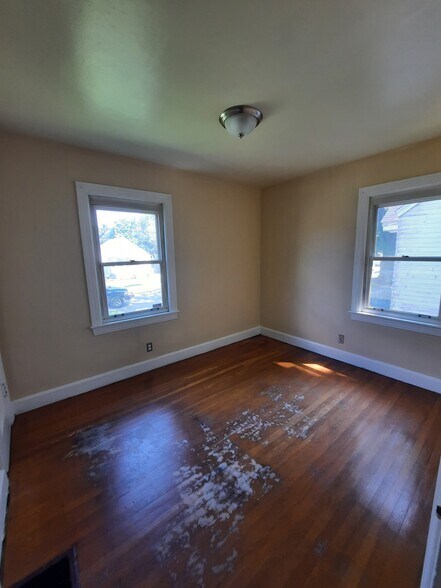 Bedroom #1 - 1776 Dixdale Ave