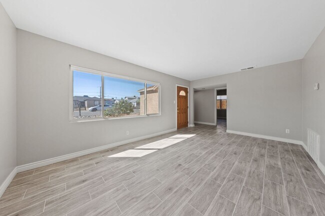 Building Photo - Rare 4-Bedroom Single-Story Home in Henderson