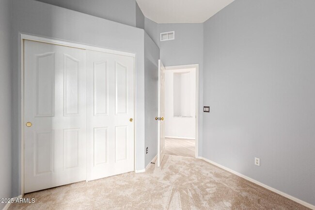 Building Photo - 10438 E Star of the Desert Dr