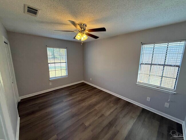 Building Photo - 6931 Falcon Dr