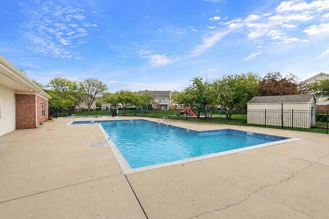 Building Photo - 2838 Meadow Ln