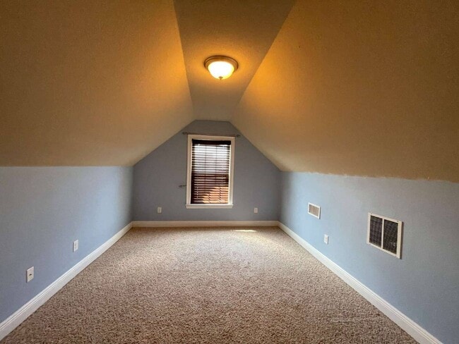 Building Photo - 5010 Maggie Ln