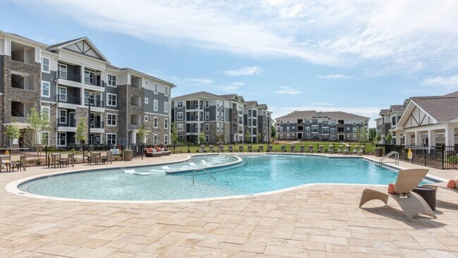 Building Photo - 215 Columns way