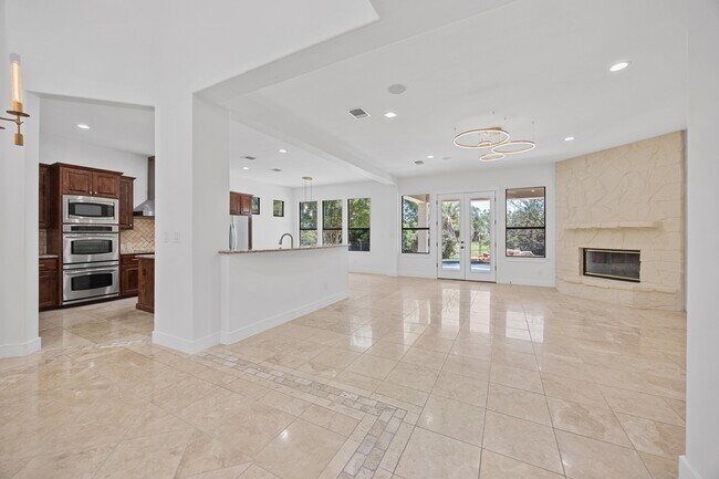 Building Photo - 206 Lido St